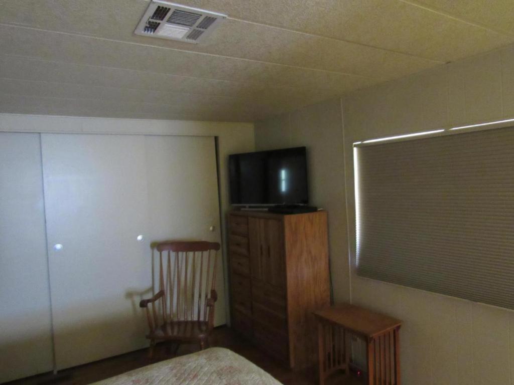 Motel Lakeshore 2*