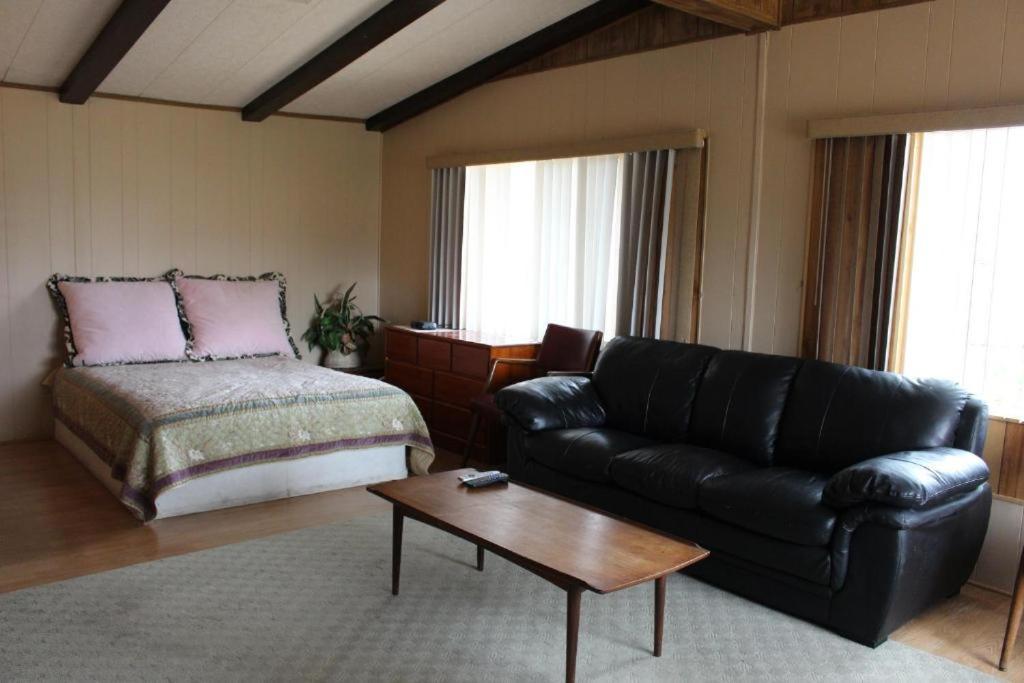 Lakeshore 2* Wofford Heights