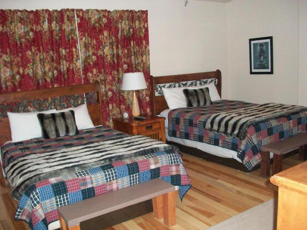 Lakeshore Motel