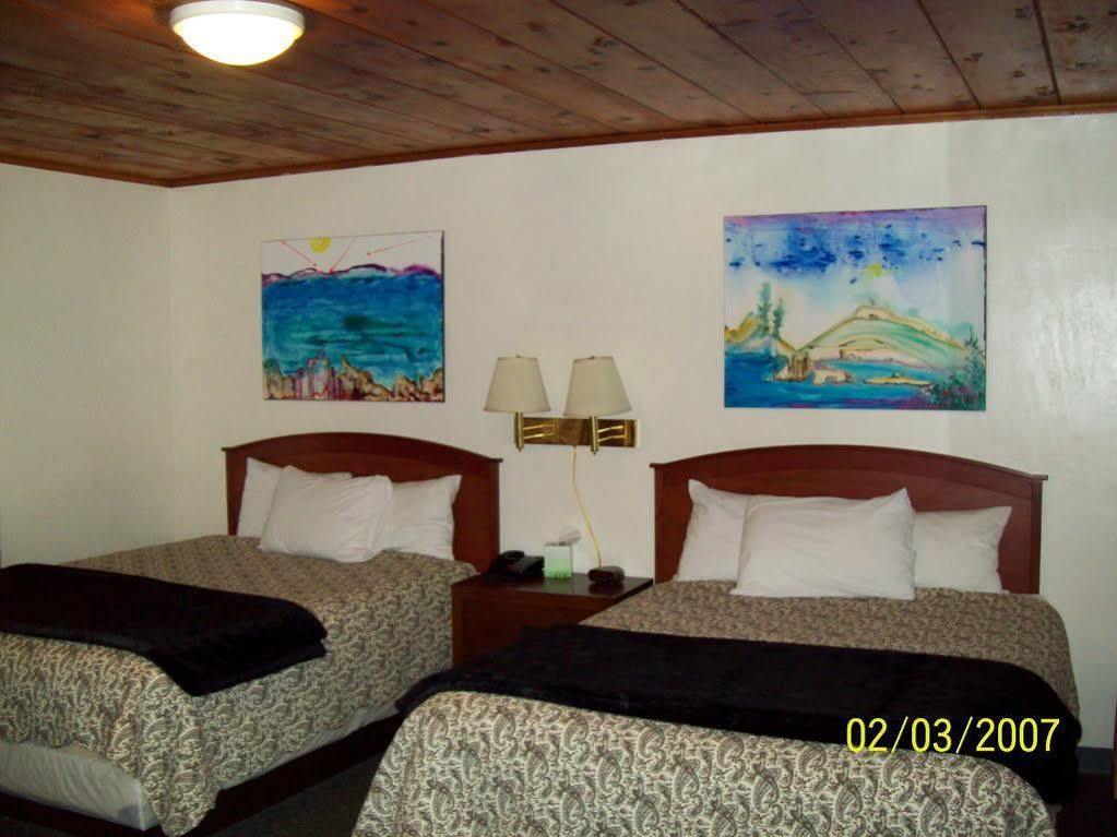 Lakeshore Motel
